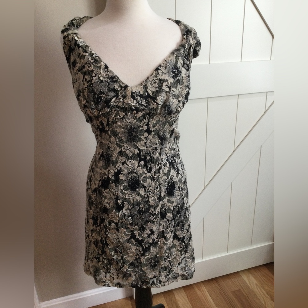 Wishes Wishes Wishes Small/Medium Midi Dress with black lining. - Picture 1 of 6